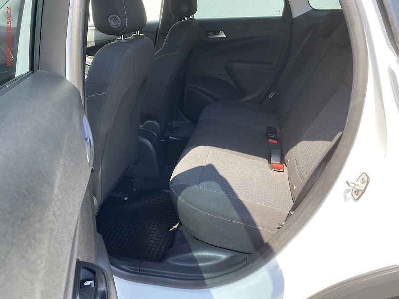 Opel Crossland (2023) 1.2 T, 1.maj,ČR, Elegance - fotka 10 z 18