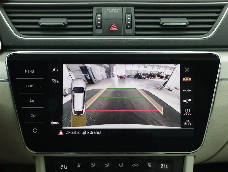 Škoda Superb (2023) Laurin&Klement 2.0 TDI - fotka 15 z 19