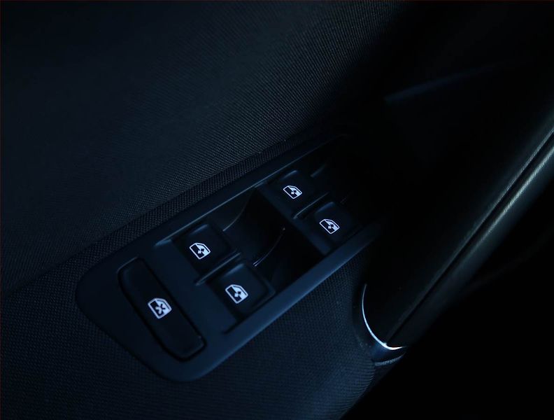 Volkswagen Golf (2019) 1.5 TSI, Tempomat - fotka 15 z 18