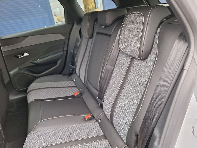 Peugeot 308 (2025) SW ALLURE Hybrid 145 e-DCS6 - fotka 11 z 19