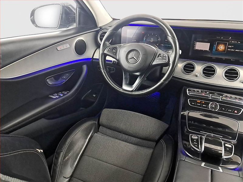 Mercedes-Benz Třídy E (2016) E 220 d, Automat, Navi - fotka 7 z 23