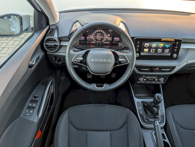 Škoda Fabia (2024) 1.0 TSI / 70 kW Top Selection - fotka 6 z 30