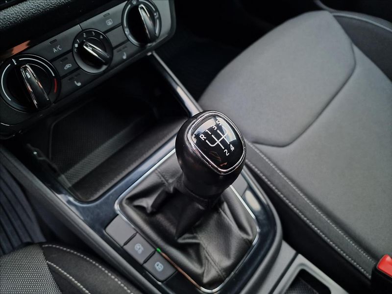Škoda Fabia 1.0TSI Ambition,ČR,1.Majitel - fotka 28 z 43