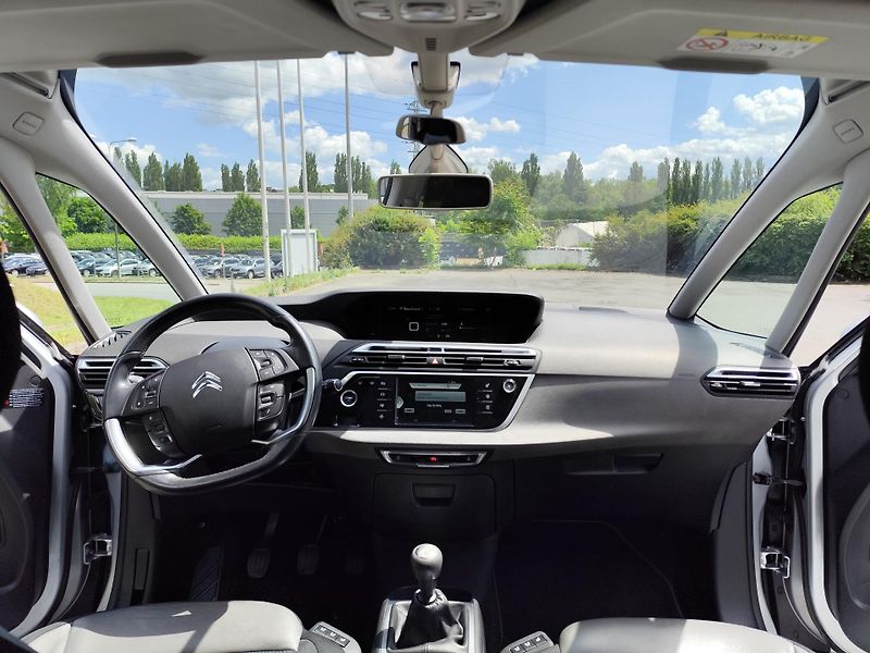 Citroën Grand C4 Picasso (2014) - fotka 24 z 34