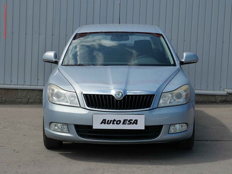 Škoda Octavia (2010) 1.2 TSi, servis.kniha - fotka 2 z 18