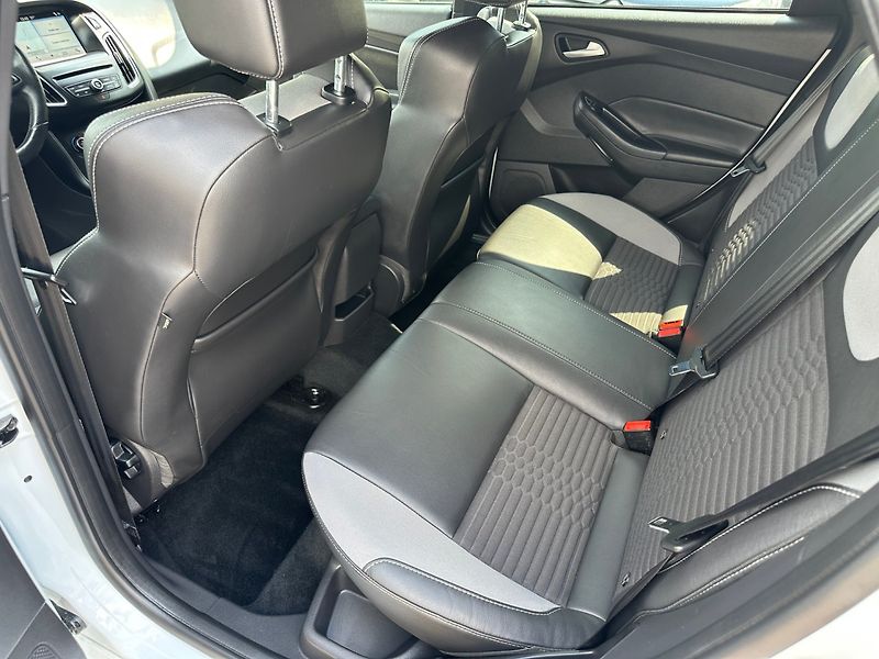 Ford Focus (2017) ST 2,0Turbo 184kw - fotka 13 z 26