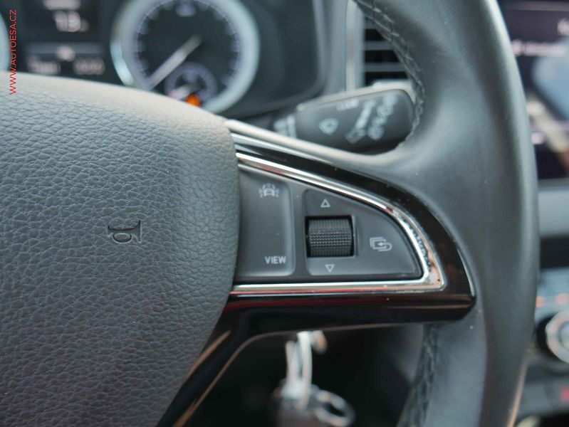 Škoda Karoq (2019) 1.0TSi, ČR, STK 7/28, LED - fotka 14 z 15