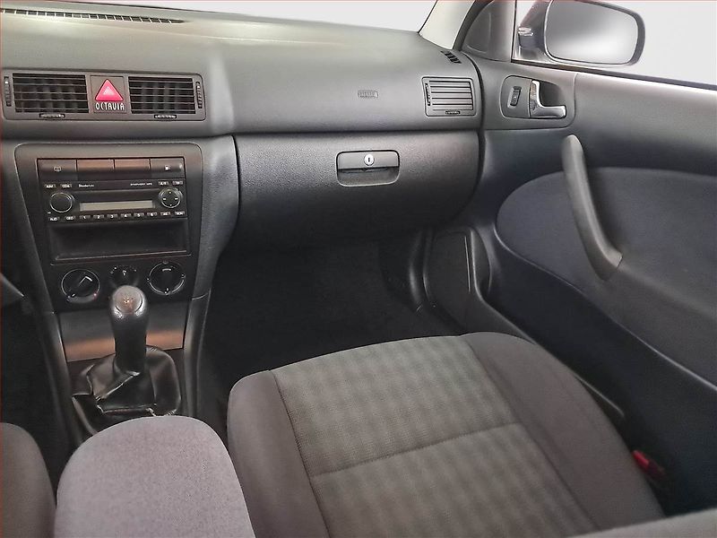 Škoda Octavia (2006) 1.6, nová STK, Klima - fotka 8 z 16