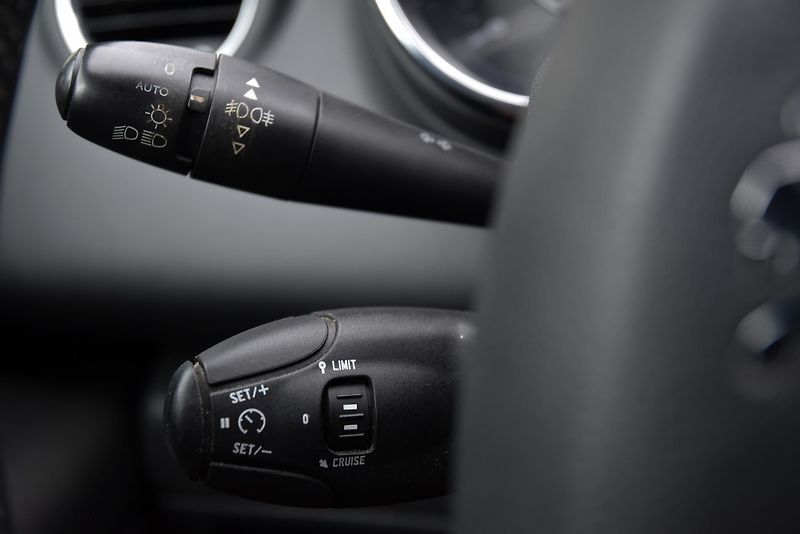 Peugeot 3008 2.0 HDi 6st,DKLIMA,TEMP,TZ,ALU - fotka 11 z 37