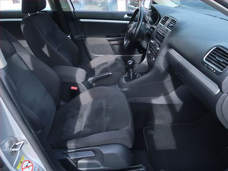 Volkswagen Golf (2012) Comfortline 2.0 TDI, Xenony - fotka 9 z 14
