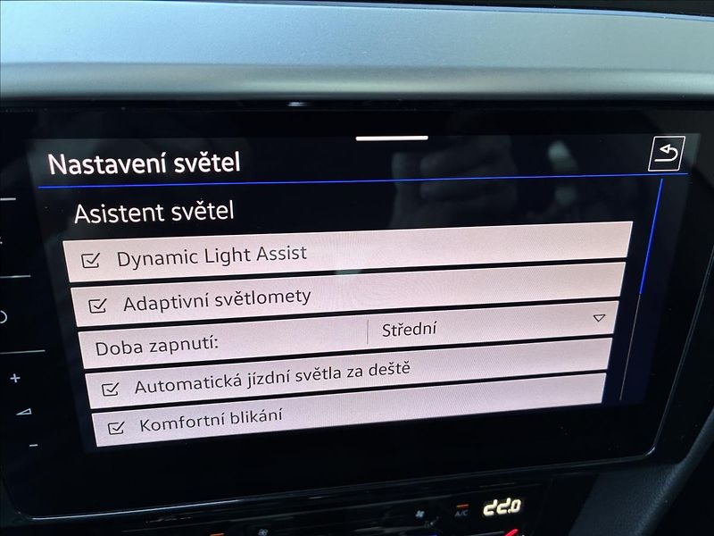 Volkswagen Arteon 2,0 WEBASTO,TAŽNÉ,PANORAMA - fotka 36 z 40
