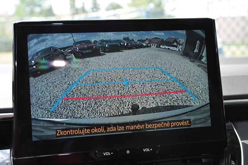 Toyota Corolla 1.8 Hybrid KOMBI - fotka 14 z 21
