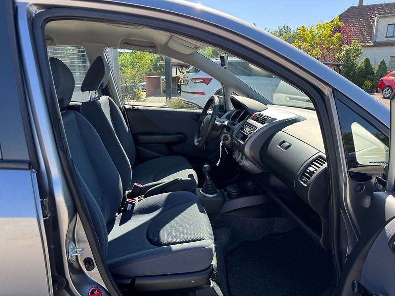 Honda Jazz (2006) 1.2i 57kW - fotka 27 z 29