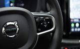 Volvo XC60 (2025) Plug-in hybrid PLUS DARK - náhled 18