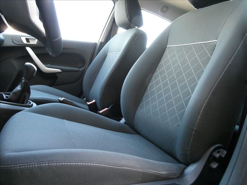 Ford Fiesta 1,2 i 60kW 2x kola, klima - fotka 24 z 30