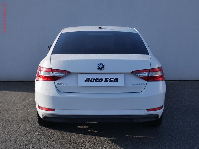 Škoda Superb (2017) 2.0 TDi, ČR, Ambition, bixen - fotka 5 z 25
