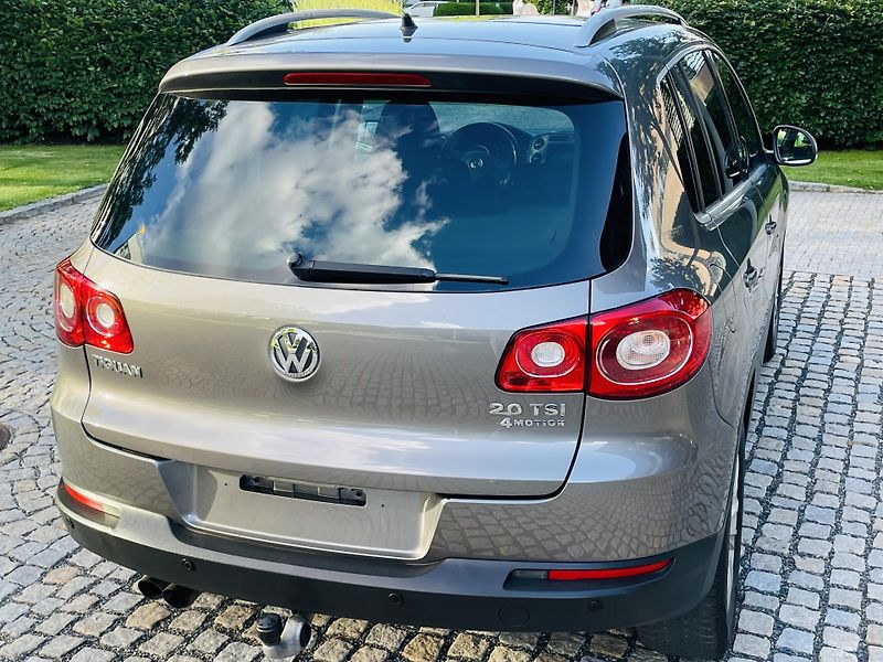 Volkswagen Tiguan 2.0TSI 4x4 AUT SERVISKA VYHŘEV - fotka 15 z 47