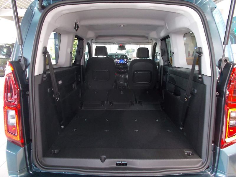 Opel Combo (2026) Elegance Plus L2H1 1.5 CDTI (9 - fotka 17 z 35