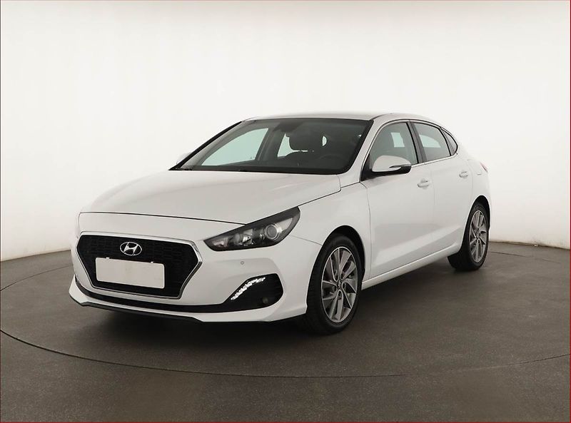 Hyundai i30 (2019) 1.4 T-GDI, Serv.kniha - fotka 2 z 16