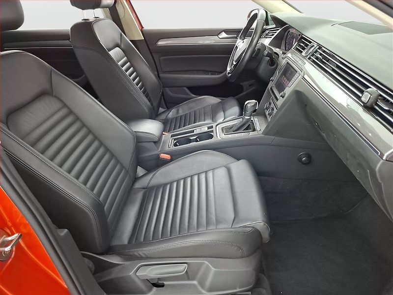 Volkswagen Passat (2017) 2.0 TDI, 4X4, Automat - fotka 9 z 17