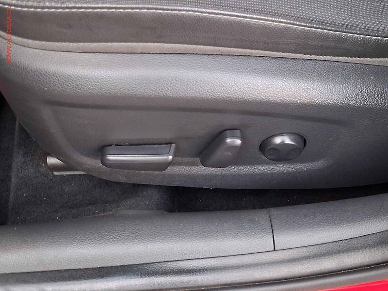 Hyundai i30 (2021) 1.5 T-GDi, Prime, LED, panor - fotka 12 z 22