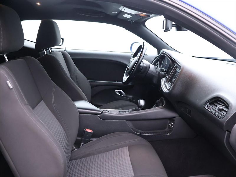 Dodge Challenger 3,6 V6 227kW Automat SXT - fotka 12 z 33