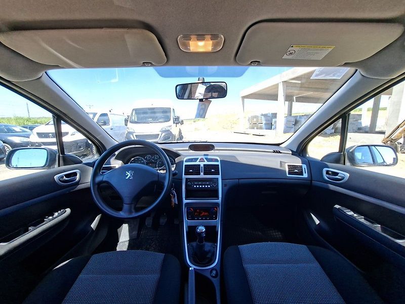 Peugeot 307 1,4i 16V 90k M5 - fotka 2 z 20