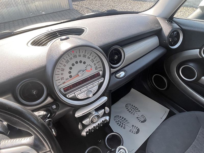 Mini Clubman 1.4i 95PS CLUBMAN 154TKM TOP!! - fotka 171 z 176