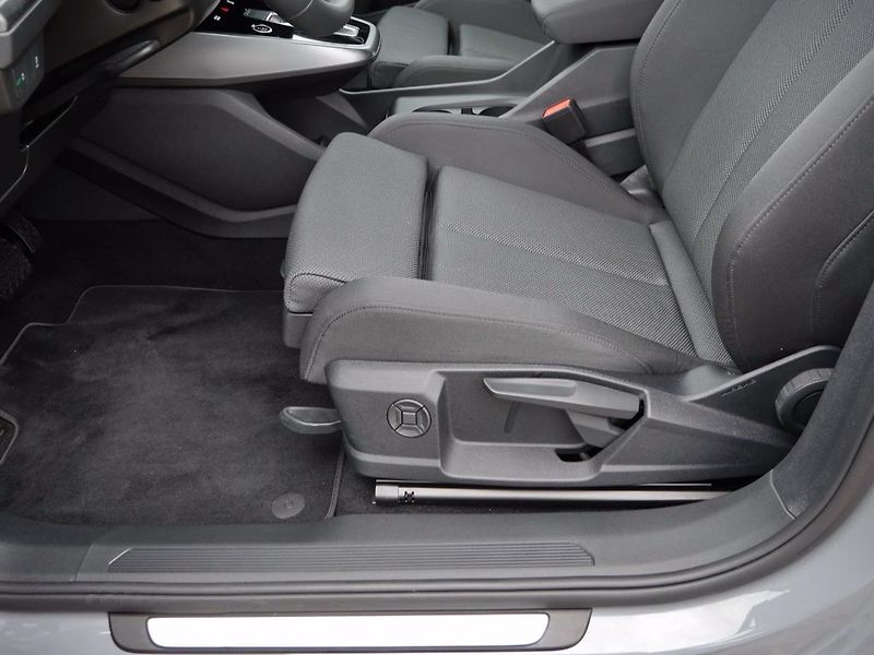 Audi Q4 e-tron 40 Sportback Keyless Asistence - fotka 6 z 18