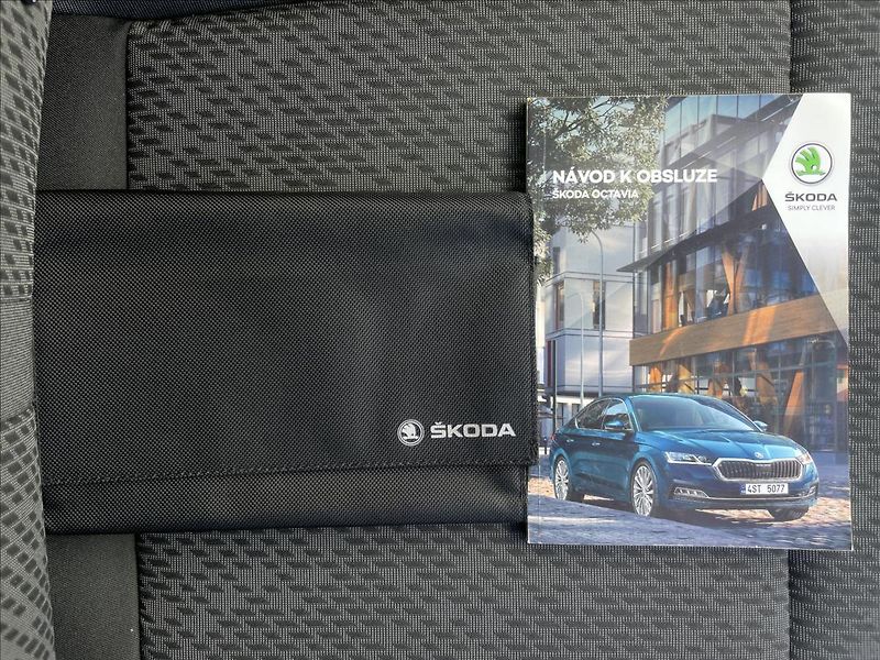 Škoda Octavia 2,0 TDI Combi Style Plus TAŽNÉ - fotka 18 z 22