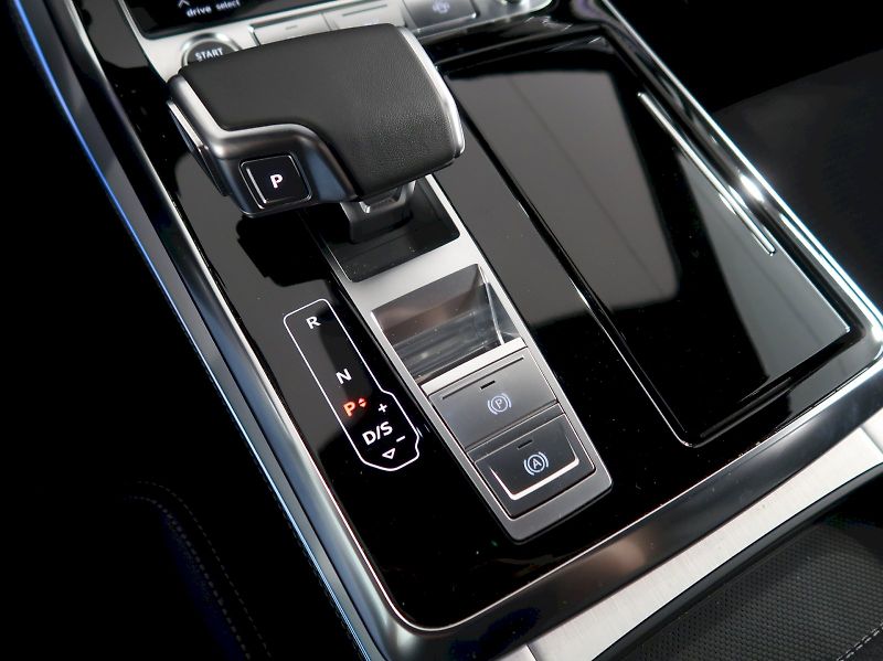 Audi Q7 (2025) S-LINE 60 TFSI e QUATTRO - fotka 27 z 35