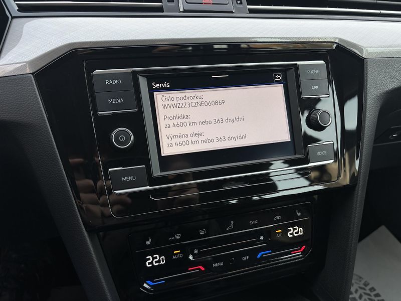 Volkswagen Passat (2022) Variant 1,5TSI EVO Business ČR - fotka 18 z 28