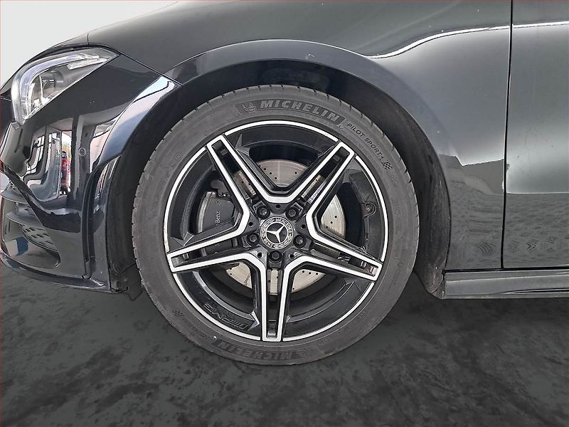 Mercedes-Benz CLA (2021) AMG Paket 200 - fotka 15 z 19