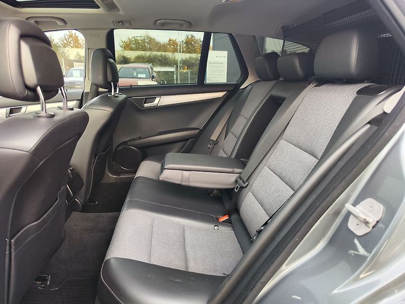 Mercedes-Benz Třídy C 250d/150kW 4Matic AT - fotka 11 z 29