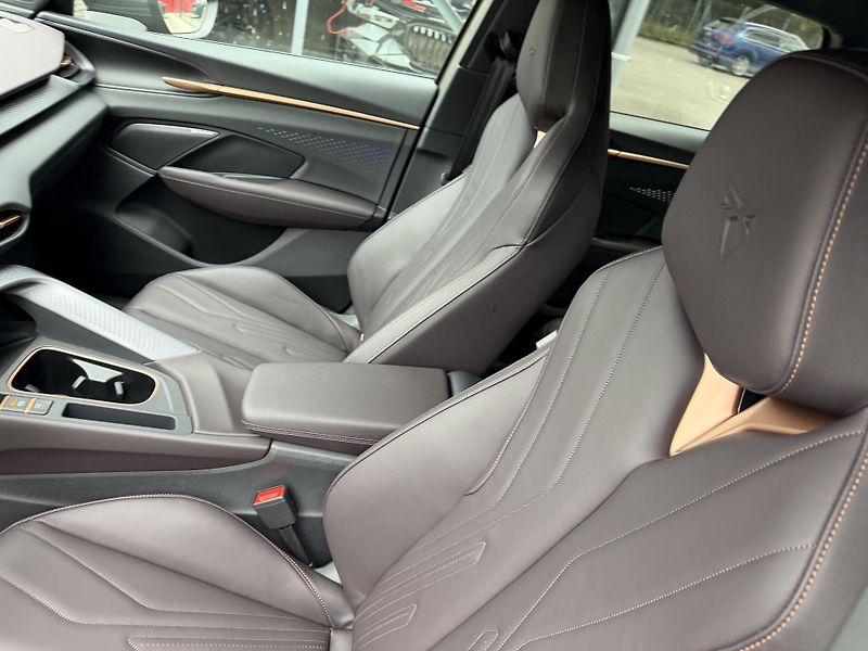 Cupra Terramar (2026) 2.0TSI 150kW 4WD R20 NT DCC CZ - fotka 36 z 50