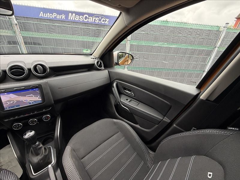 Dacia Duster 1.6 SCe 4x4 - fotka 10 z 16