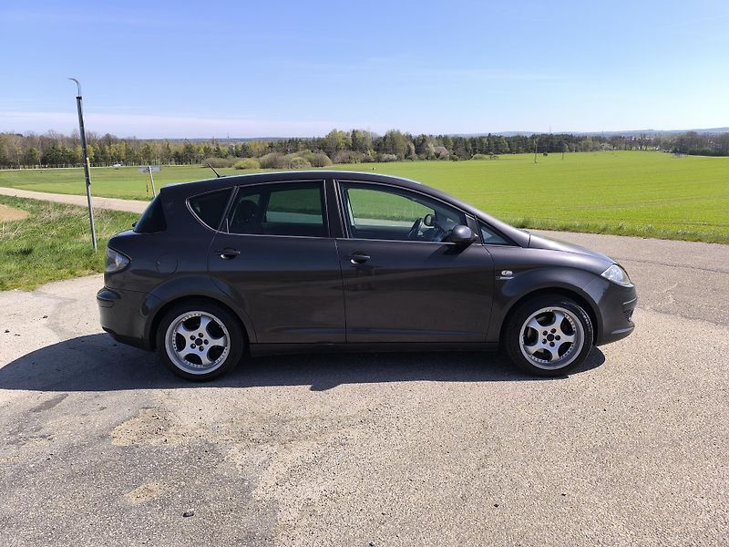 Seat Toledo (2005) 1.9 TDi - fotka 8 z 28