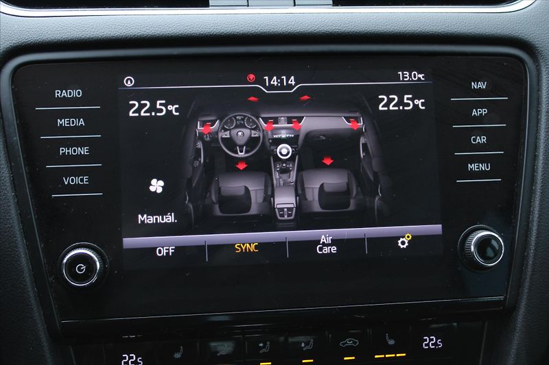 Škoda Octavia 2.0TDI 110kW DSG STYLE ČR - fotka 20 z 26