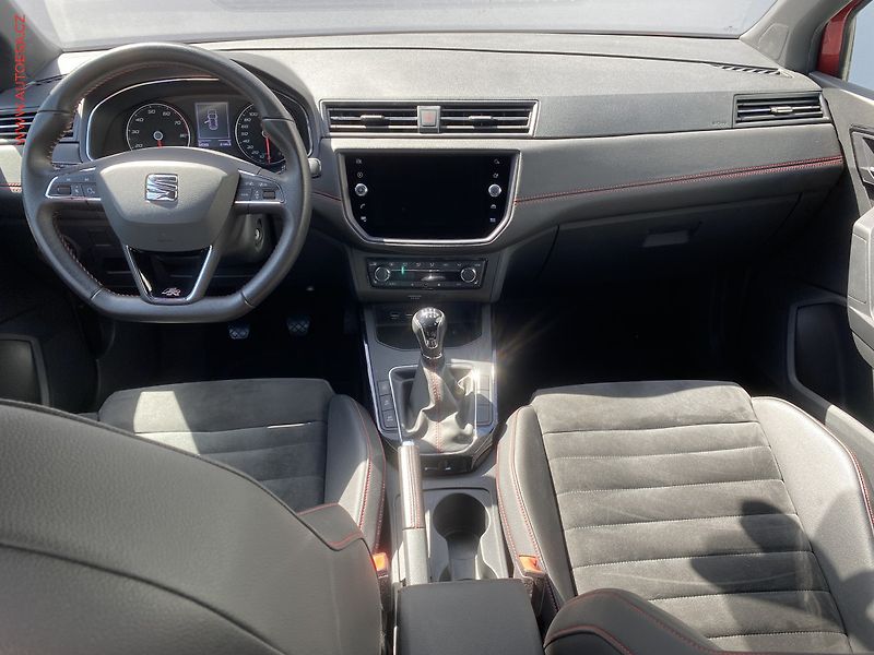 Seat Arona (2018) 1.5 TSi, FR, +ALU, LED - fotka 8 z 18