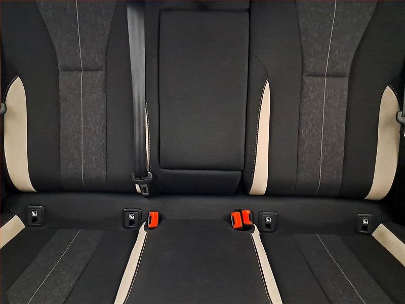 Škoda Scala (2019) 1.0 TSI, Tempomat - fotka 10 z 20