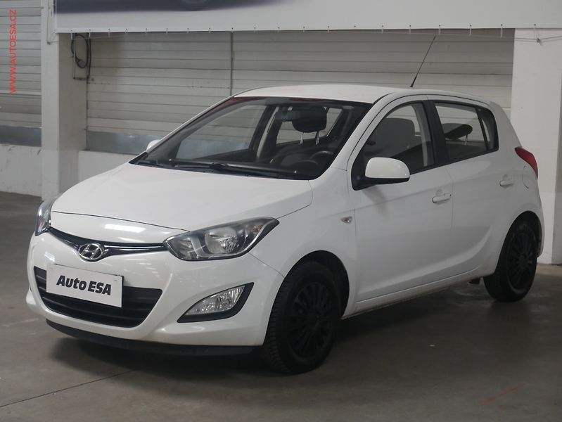 Hyundai i20 (2012) 1.2i, AC - fotka 3 z 17