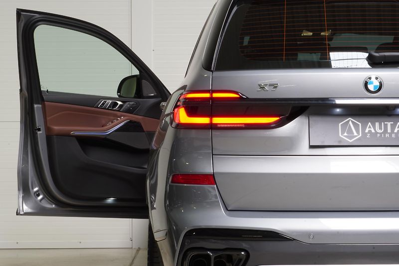 BMW X7 M60i,Xdrive,ČR,DPH,25000KM - fotka 13 z 46