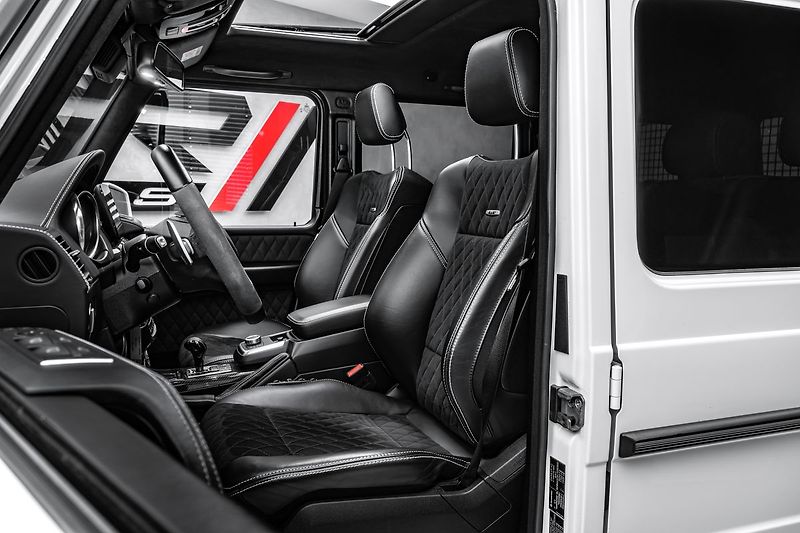 Mercedes-Benz Třídy G 4x4 2 AMG Designo Carbon - fotka 17 z 29