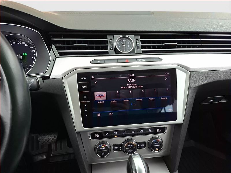 Volkswagen Passat (2018) 2.0 TDI, Automat, Navi - fotka 12 z 21