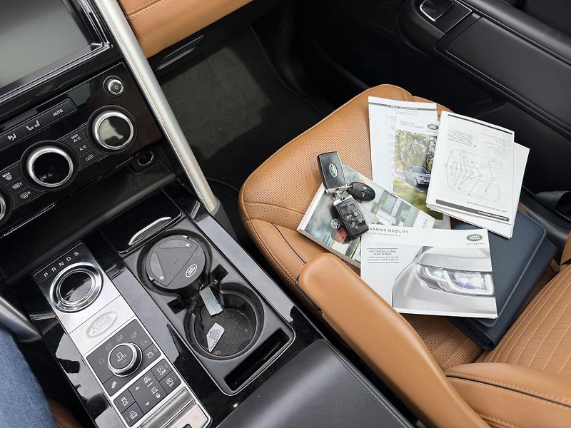 Land Rover Discovery 3,0TDV6 HSE Luxury  7míst  - fotka 16 z 21