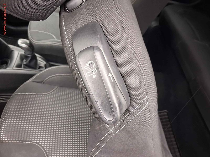 Peugeot 208 (2016) 1.2PT, ČR, AC, park.asist - fotka 11 z 12