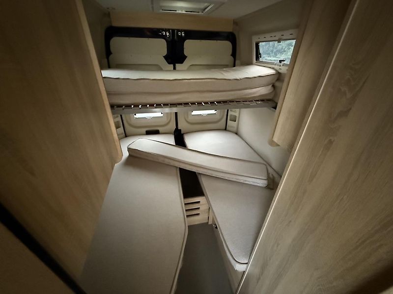 Clever Vans (2020) FlexKids 5 míst,tažné 3t,solar - fotka 8 z 32
