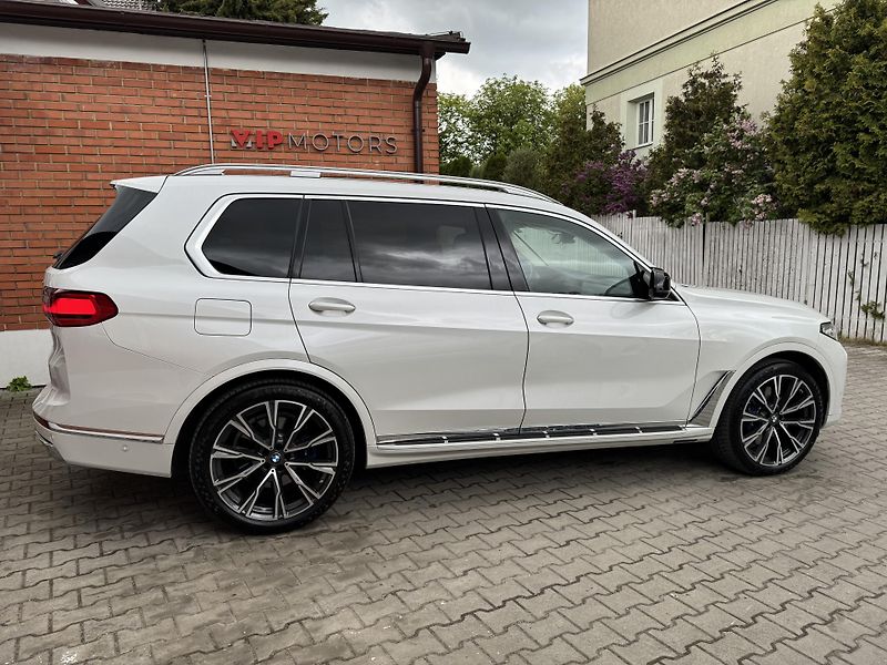BMW X7 40xD-R22-SKY-LCD-NOČNÍ V-ČR - fotka 6 z 44