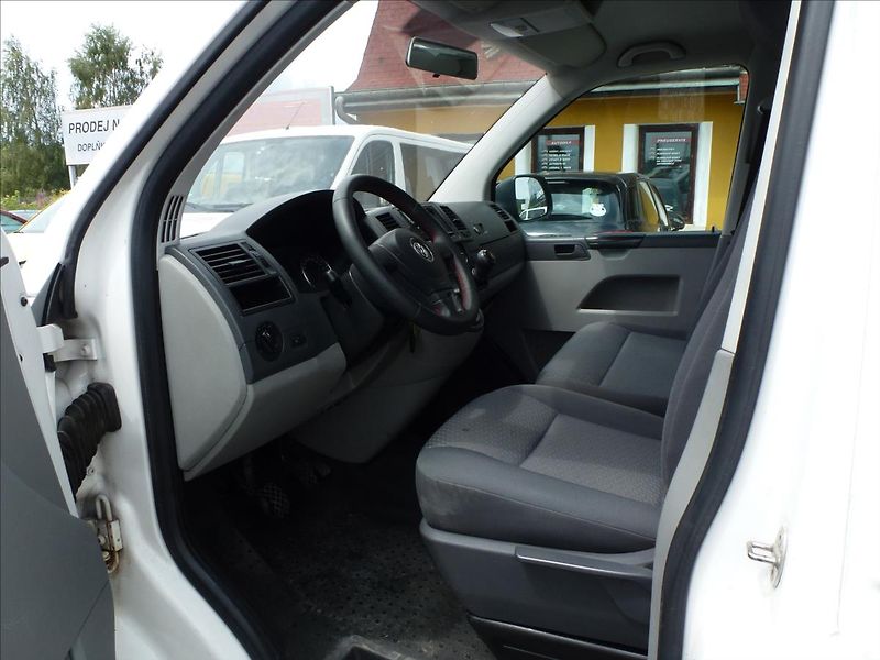 Volkswagen Transporter 2,0 TDI Long L2 Klima 6 míst - fotka 18 z 44