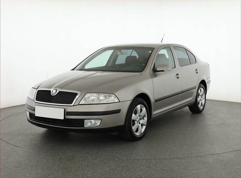 Škoda Octavia (2007) 2.0 TDI, nová STK, udržované - fotka 2 z 12